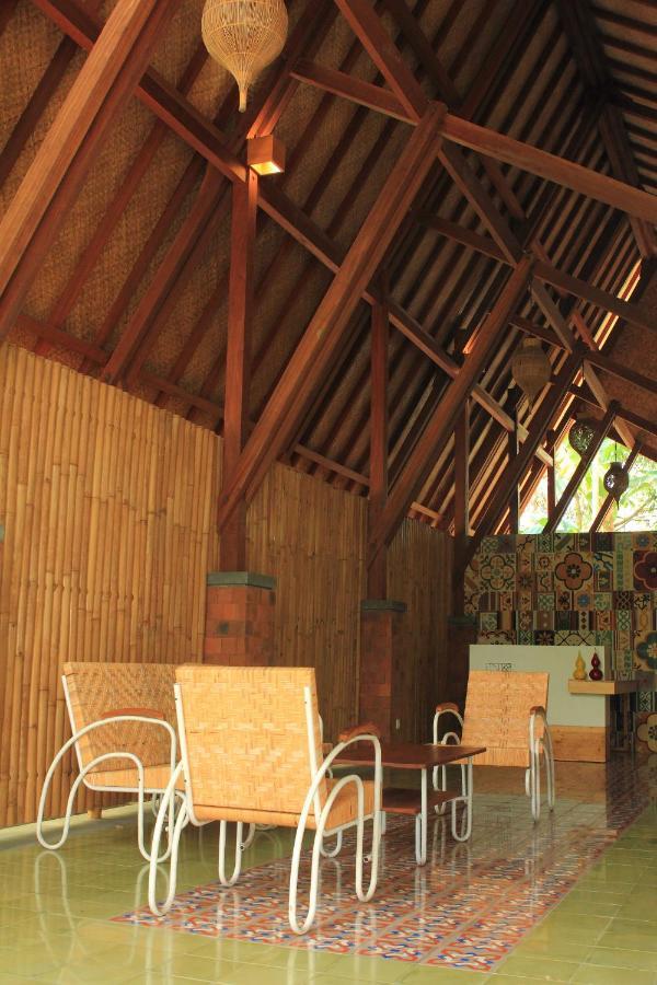 Komoreya Guesthouse Kejayan Exterior photo