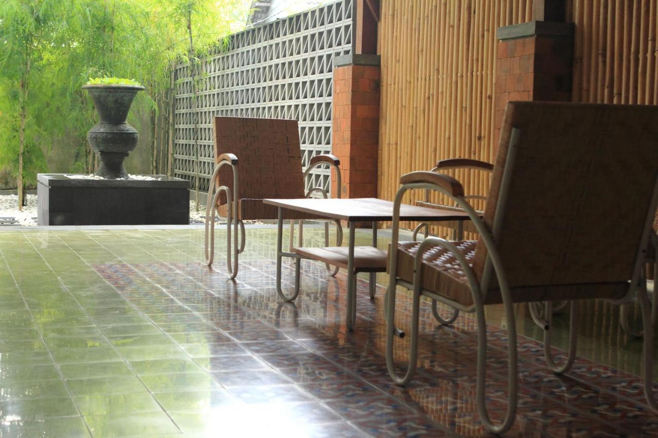 Komoreya Guesthouse Kejayan Exterior photo