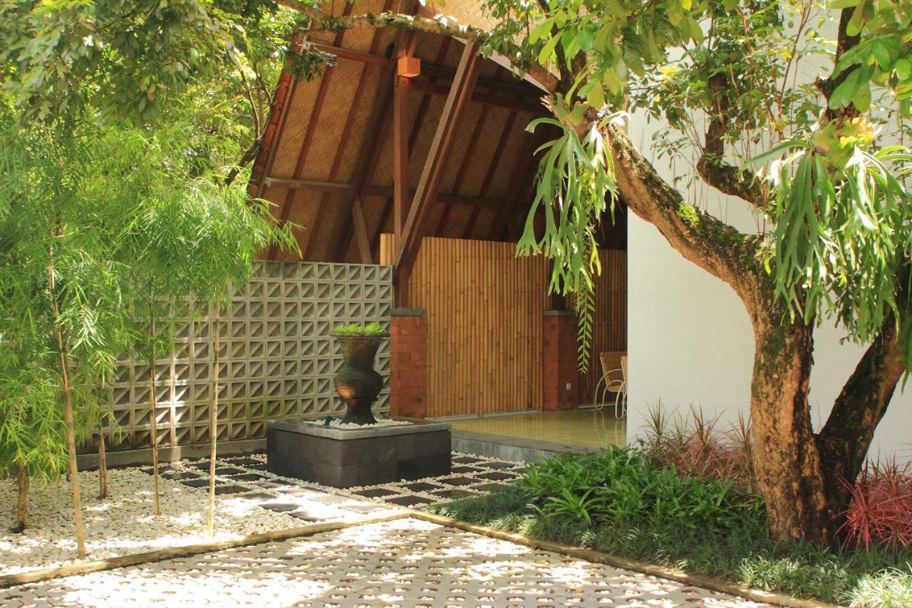 Komoreya Guesthouse Kejayan Exterior photo